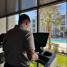 Work hard, unwind harder?  After a long day, there’s nothing like breaking a sweat to recharge and relax. Who else loves to hit the gym after work?