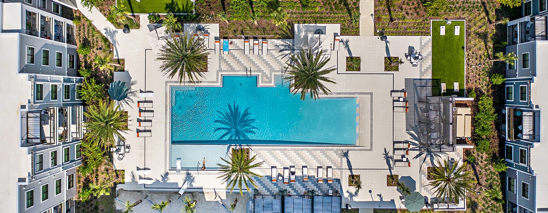 aerial view of a pool and inner courtyard